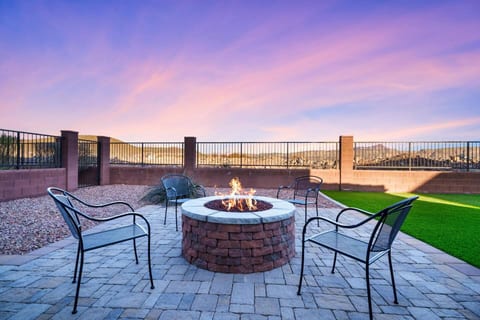 Outdoor Paradise | Private Spa | 16+ Guest