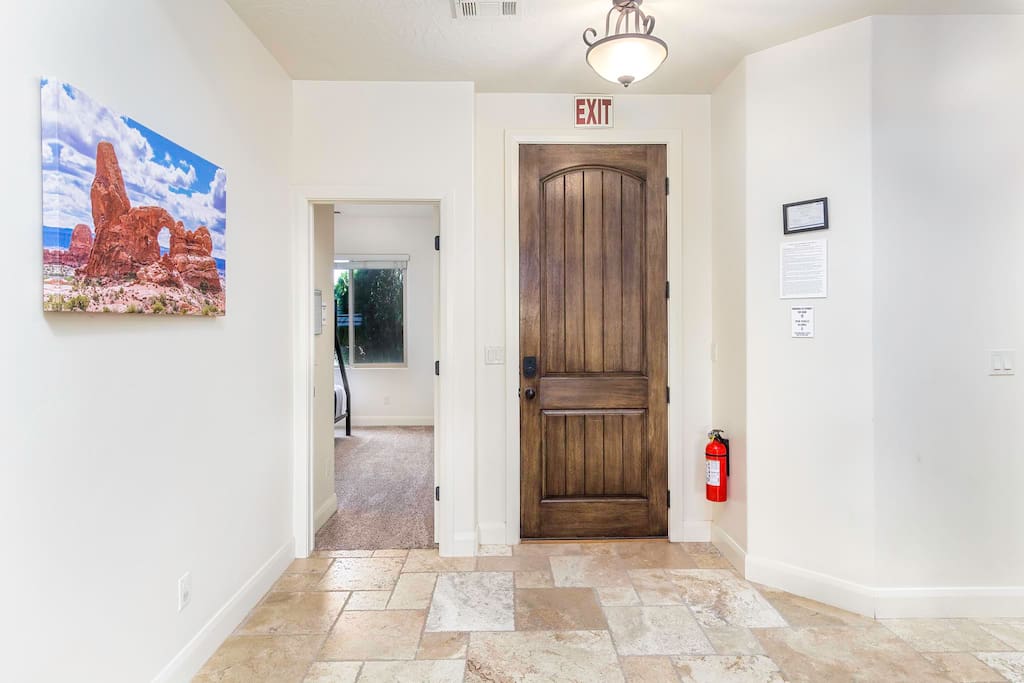 private-zion-lakeside-escape-sleeps-9/