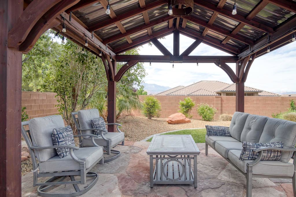 private-zion-lakeside-escape-sleeps-9/