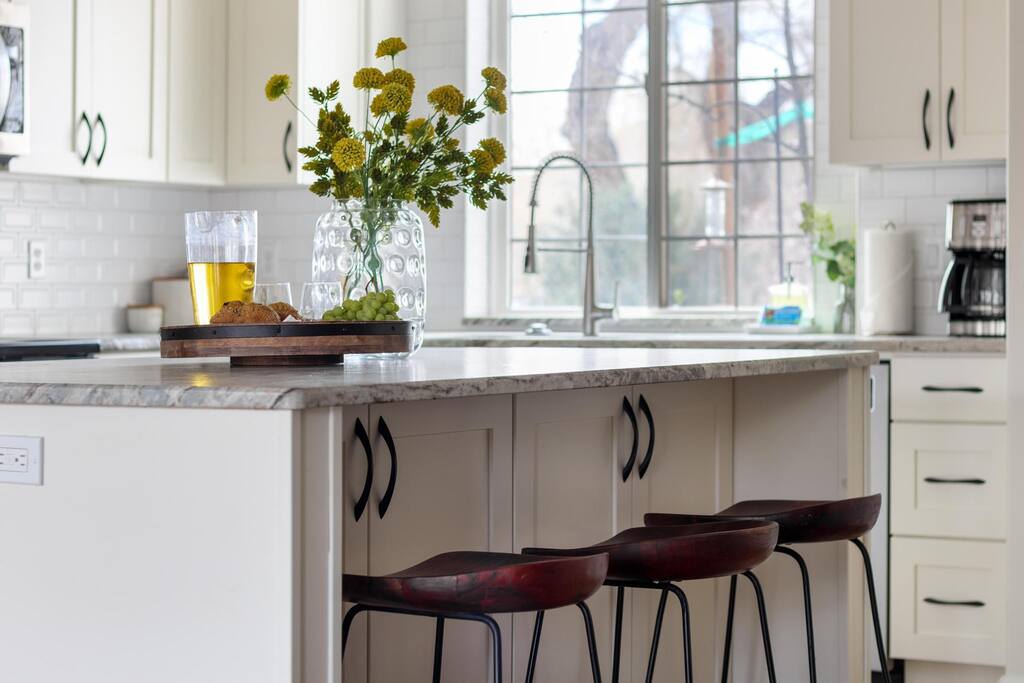 Mansion near Zions sleeps 20+| Private pool & Yard - Hurricane