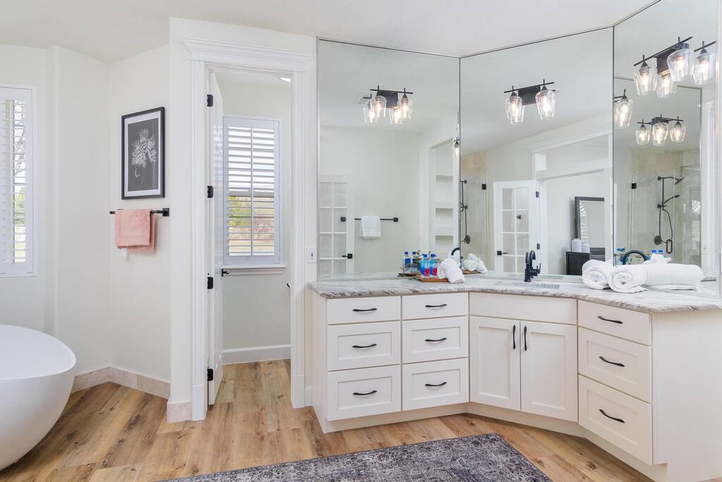 Mansion near Zions sleeps 20+| Private pool & Yard - Hurricane