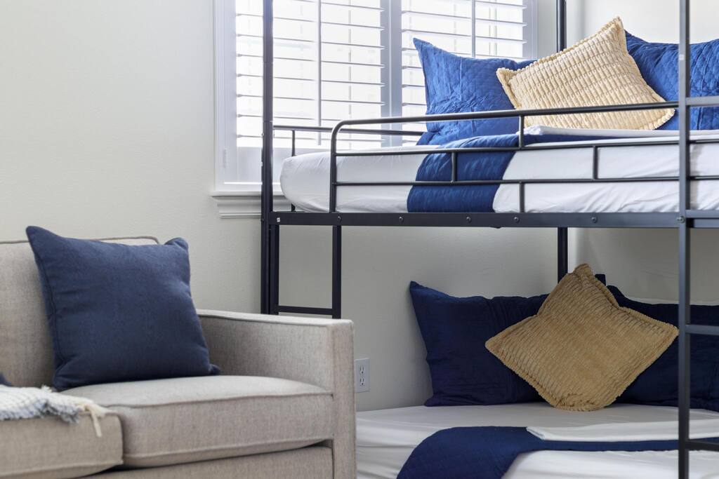 Mansion near Zions sleeps 20+| Private pool & Yard - Hurricane