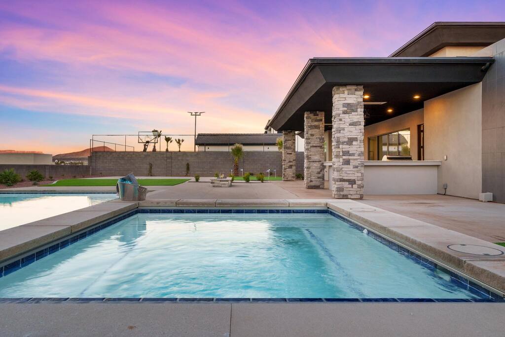 mansion-fits-34-or-movie-theater-+-luxury-backyard/