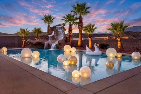 Mansion fits 34 | Movie-Theater + Luxury Backyard
