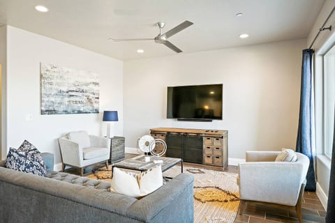 Zion Oasis: Resort Amenities, Downtown Hurricane