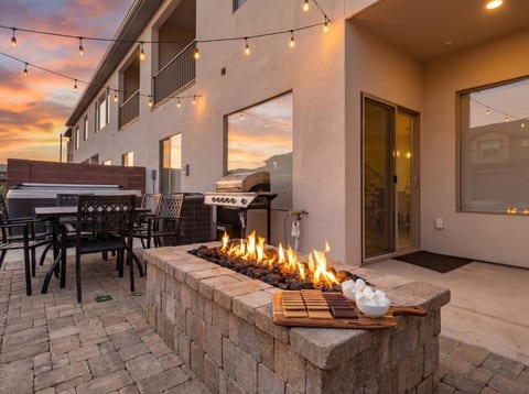 Fire + Spa Luxury | Zion Village | 12 Guest