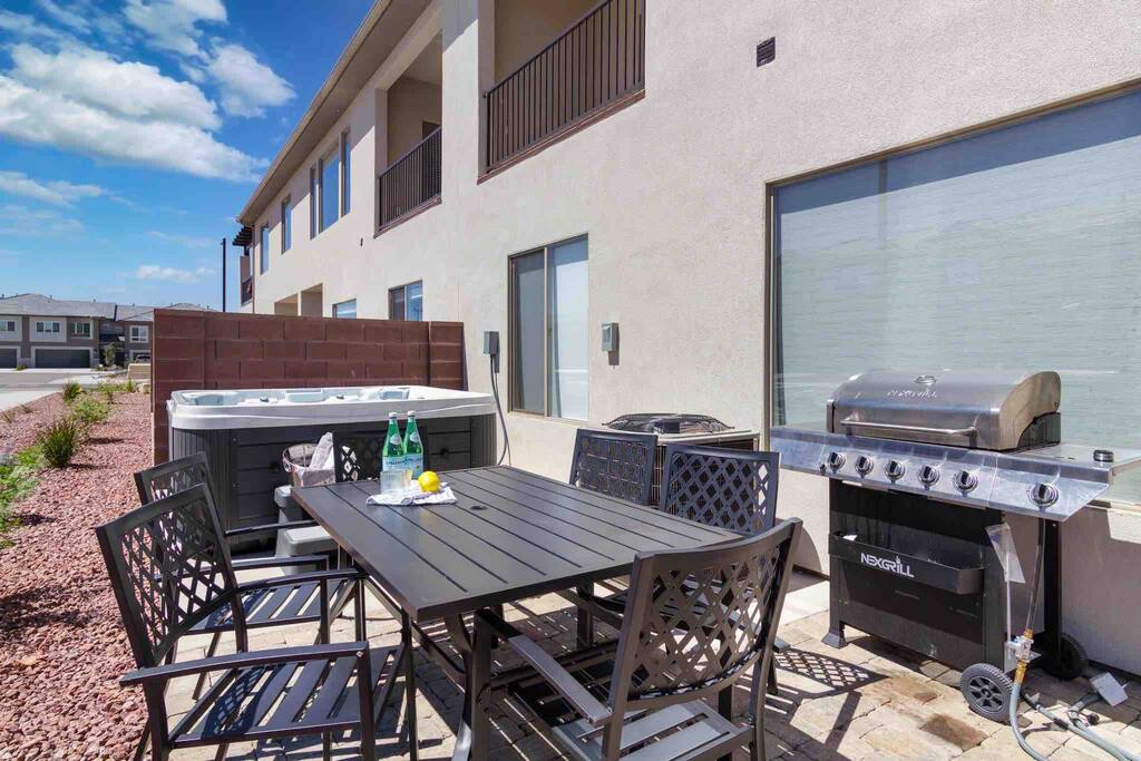 fire-+-spa-luxury-or-zion-village-or-12-guest/