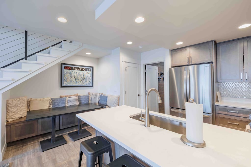 Ski In Luxury BnB | Quick Access Lifts | 8+ Guest