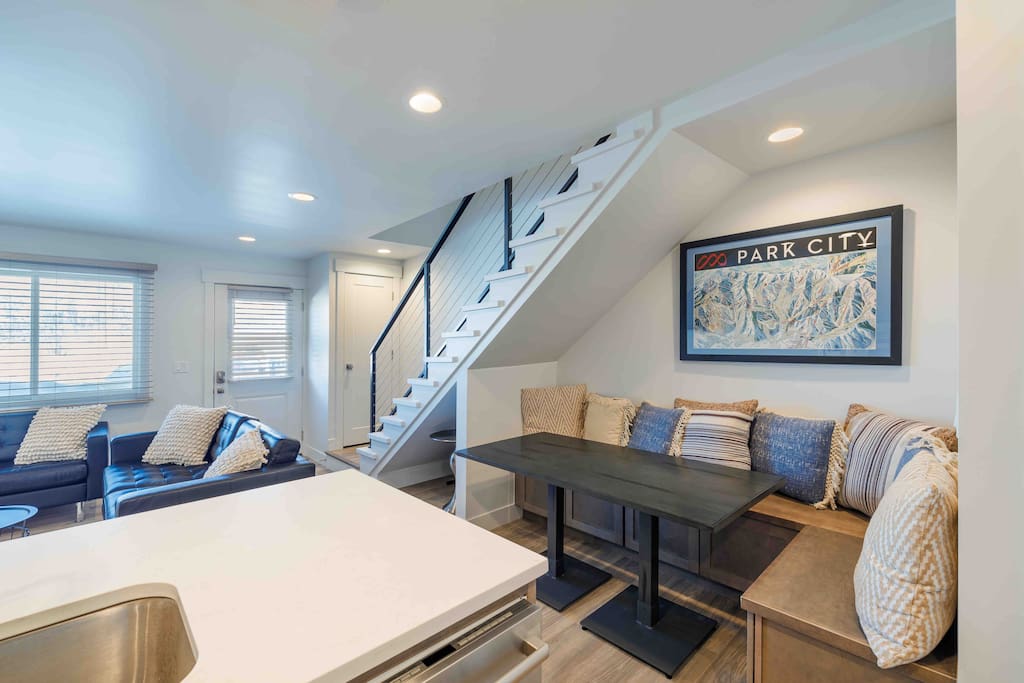 Ski In Luxury BnB | Quick Access Lifts | 8+ Guest