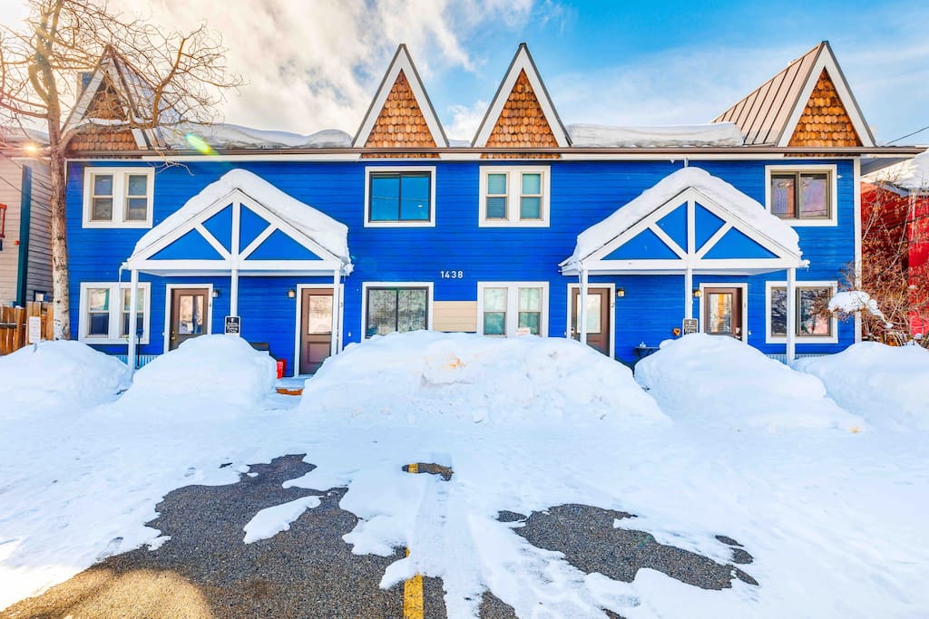 Ski In Luxury BnB | Quick Access Lifts | 8+ Guest