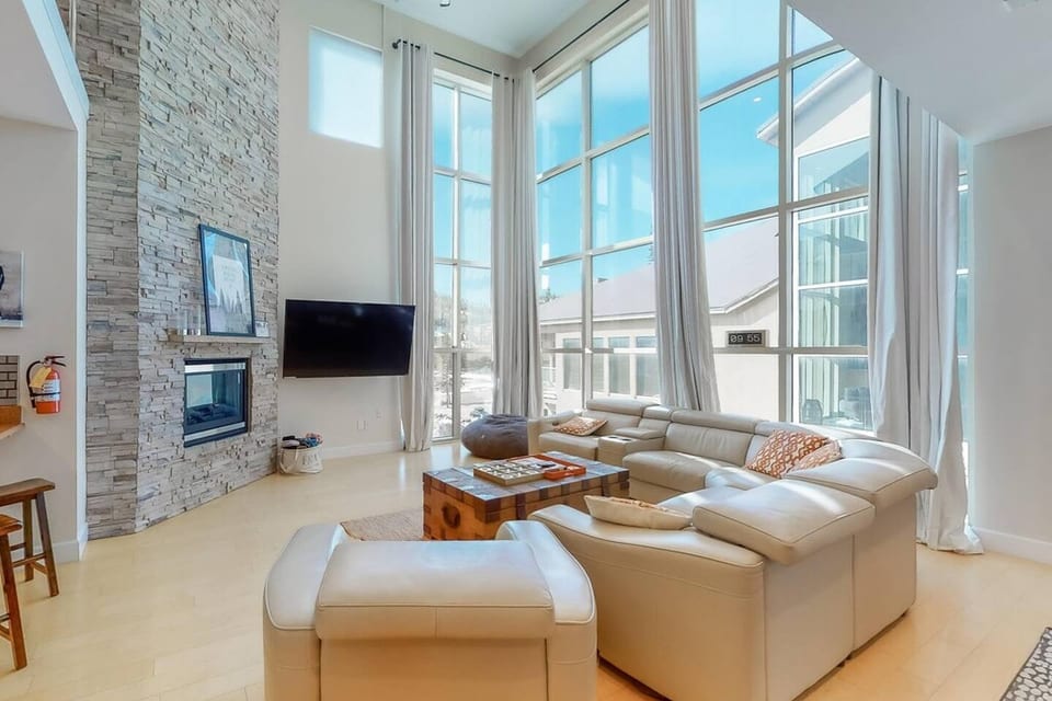 Luxury Slopeside Retreat | 10+ | Free Shuttle - Brian Head