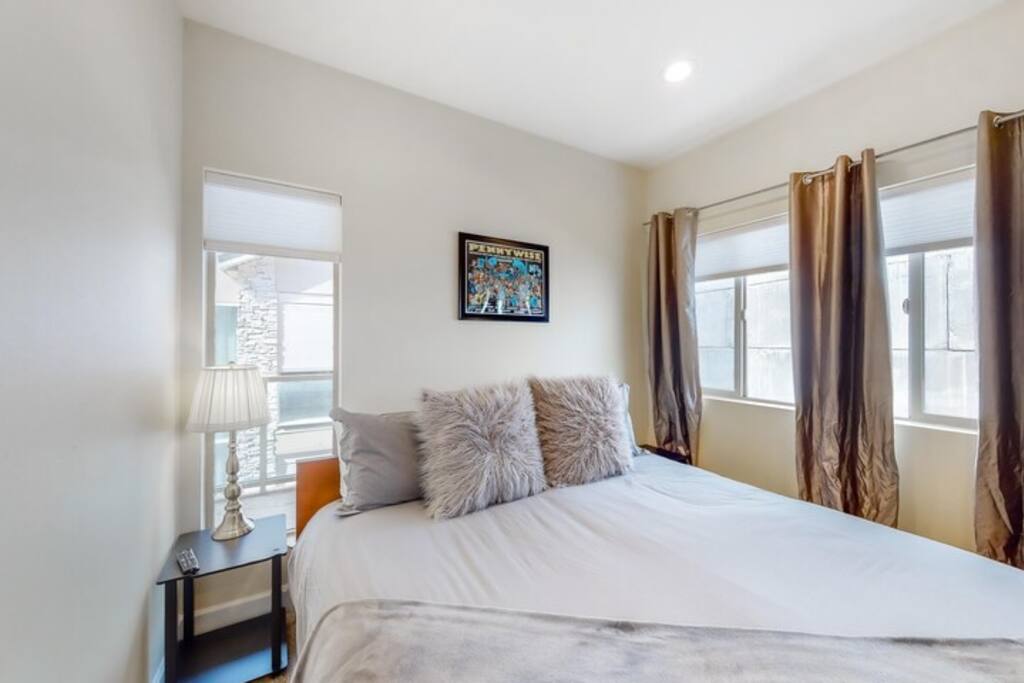 Luxury Slopeside Retreat | 10+ | Free Shuttle