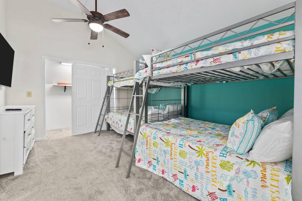 Bunk room with 4 full beds