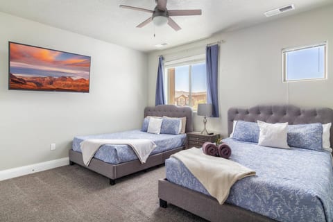 Fresh+NEW Getaway-25 mins to Zion-Amazing Views