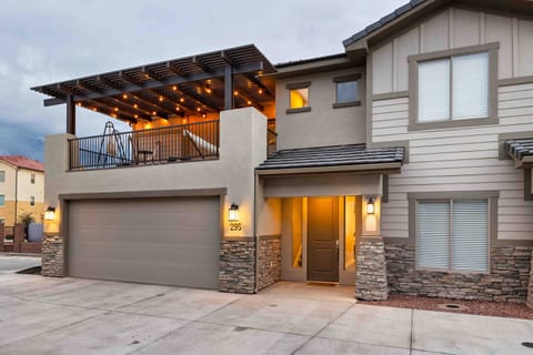Luxury Private Pool + Spa | 34+ Guests | Oasis