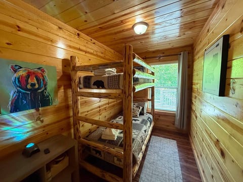 4 BD Luxury Cabin•Hot Tub•Theater•Pool Table•S'mores•EZ Roads