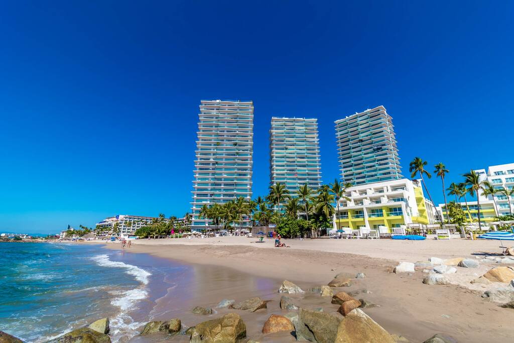 Beach 4 - BEACH FRONT, 10th floor, 2br plus den, 3 bathrooms - Puerto Vallarta