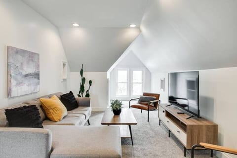 Modern Comfort + Historic Charm for Large Groups