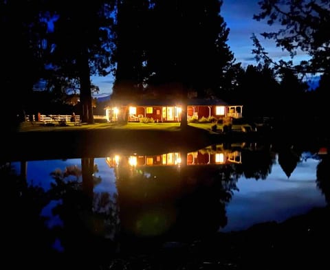 The Cottage, hot tub, 165-acre farm,1 dog.