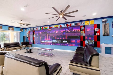 Wonder World Bowling Villa, 14 bedrooms/14.5 baths