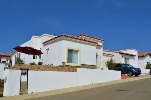 Rosarito Haven: Ocean View, Calm & Near Escape