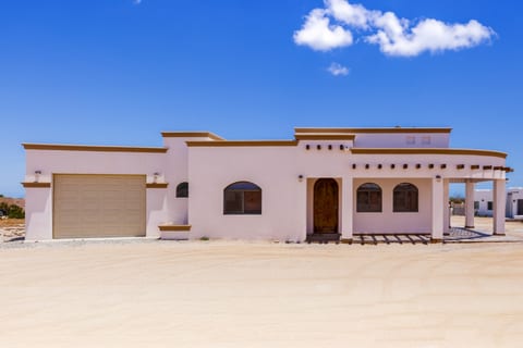 01. FACHADA.png