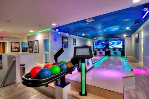 Famous Bowling House
