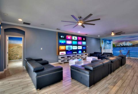 Global Bowling Villa, sleeps 34