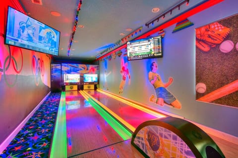 Sports Bowling Villa, 14 bedrooms/14.5 baths