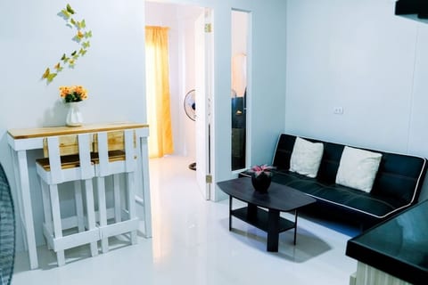 Swim, Dine, Relax: full w/balcony by Airport