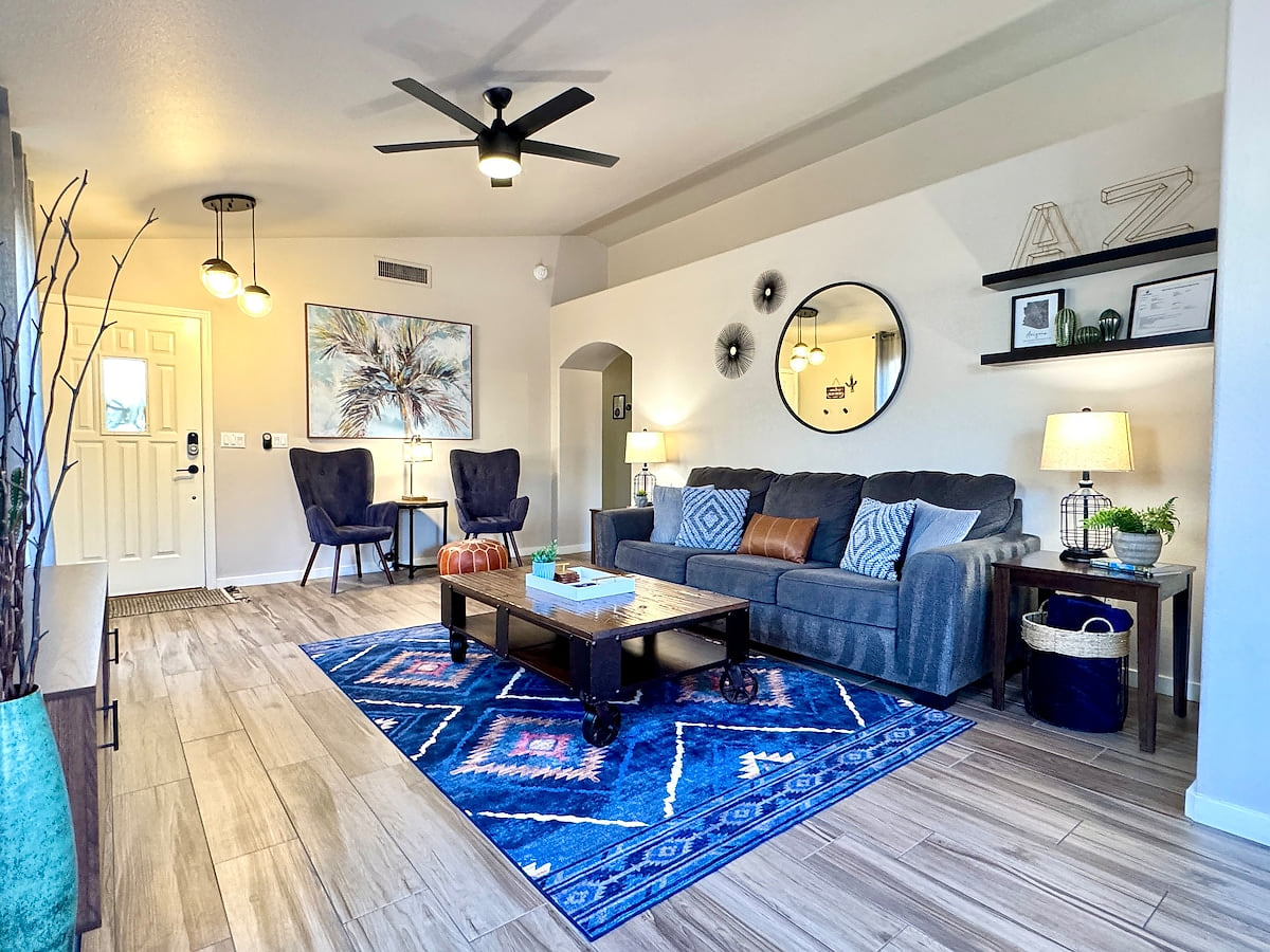 Trendy 1-Story N.PHX Home w/Garage! 5min to Mayo! image 1