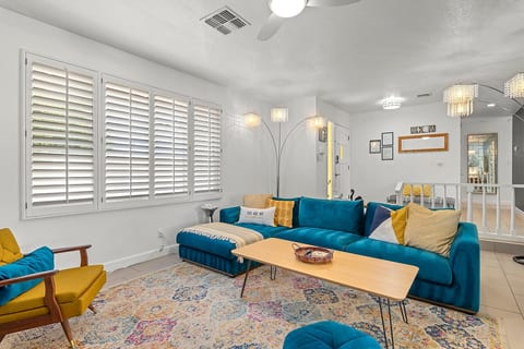 Vibrant OldTown Oasis! 4bdrm, HtdPool, Garage, EV+ image 3
