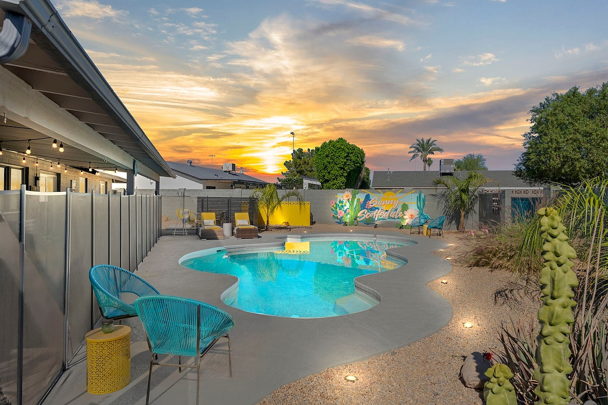 Vibrant OldTown Oasis! 4bdrm, HtdPool, Garage, EV+ image 1