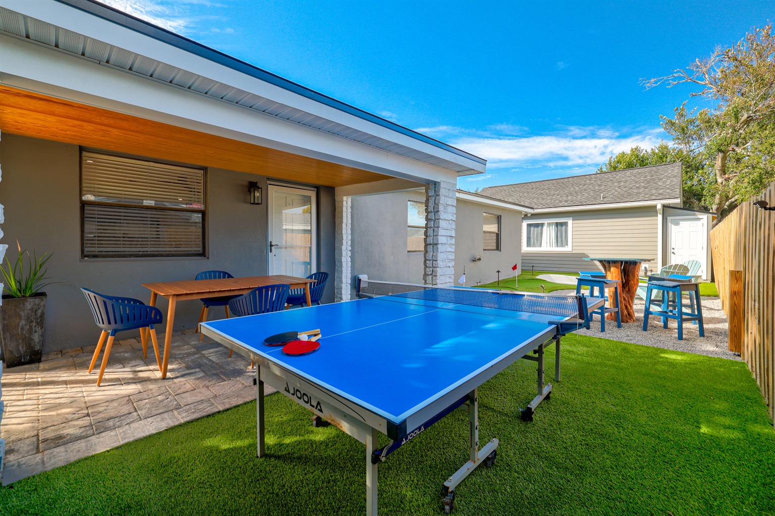 Ping Pong anyone? - The 17th Hole: Golfer's Dream Heated Pool - Jacksonville Beach