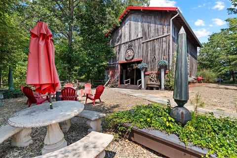 Huge Private Estate 5.2 acre 5m from DT Asheville