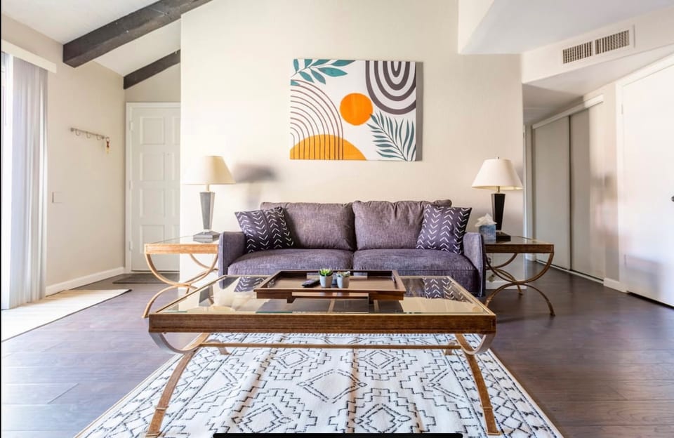 Conveniently Located Condo Near ASU - Tempe