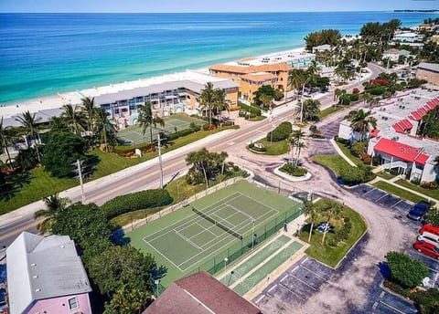 Dans Florida Condos Sea Esta at Runaway Bay