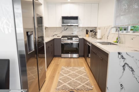 KITCHEN -- View 3D Virtual Tour of the Property Here: https://tinyurl.com/yhf97uzy