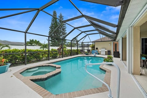 Pool and Spa - Please note the white fence has been replaced with a chain-link fence and living privacy fence.