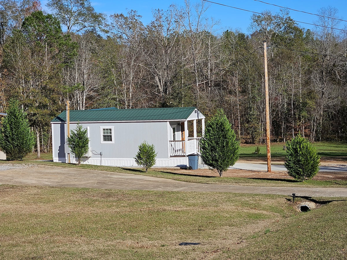 Be Our Guest_Grill_Laundry_Deck_Trailer Parking image 2 Near Benning, Uchee, Columbus w/Grill_Laundry_Deck