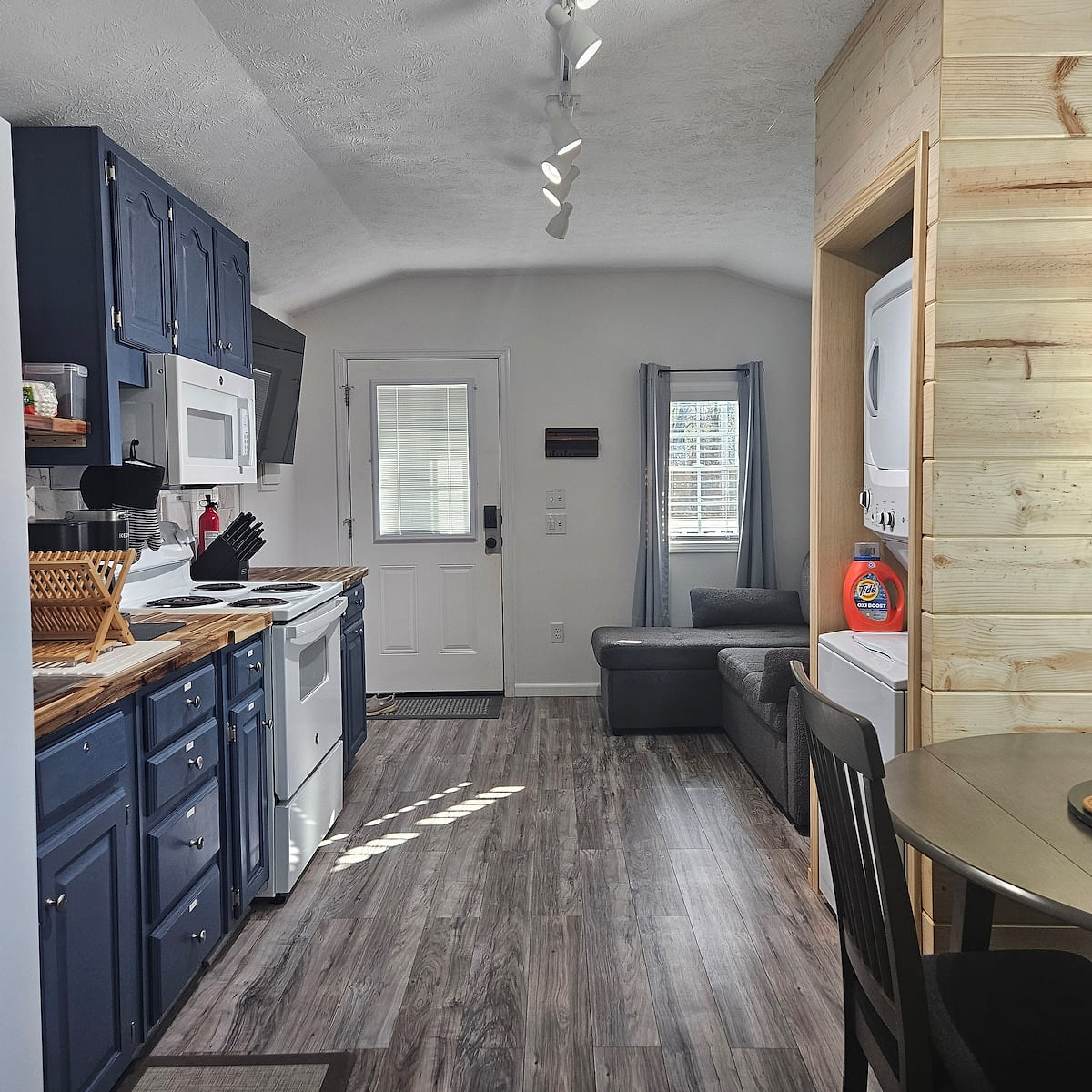 Be Our Guest_Grill_Laundry_Deck_Trailer Parking image 5 Near Benning, Uchee, Columbus w/Grill_Laundry_Deck