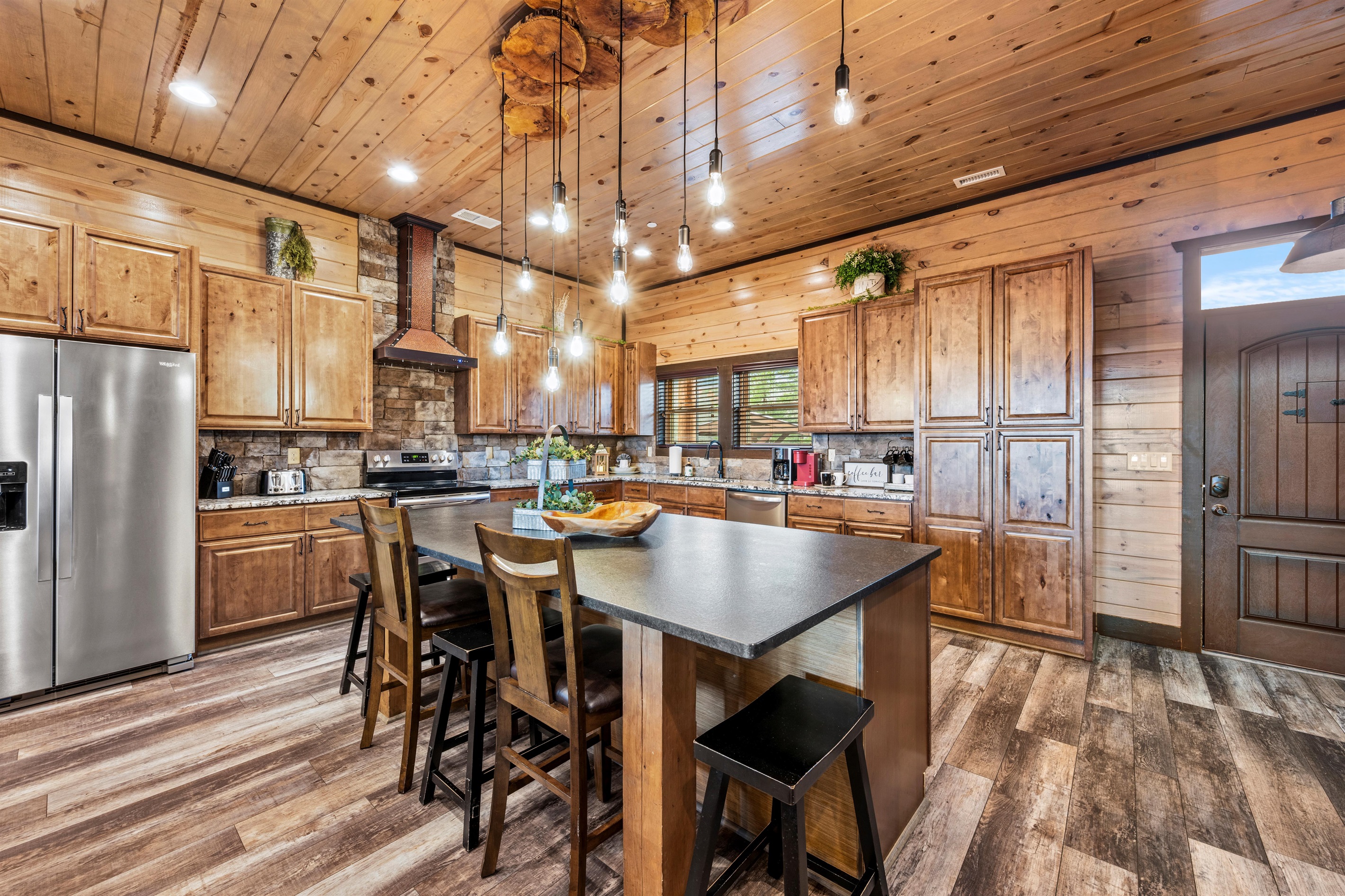 majestic-pines-lodge/