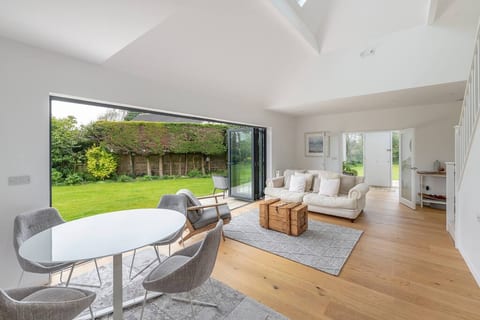 Beautiful countryside home, 10min drive to Bath
