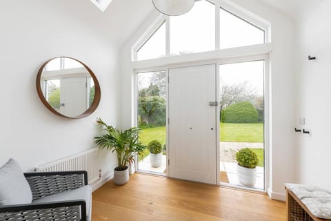 Beautiful countryside home, 10min drive to Bath