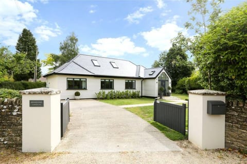 Beautiful countryside home, 10min drive to Bath