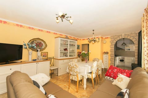 Apartments Ljiljana - Unit 1038-61