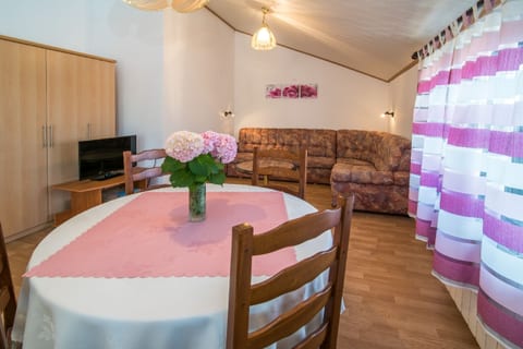 Apartment Sandra - Unit 1161-61