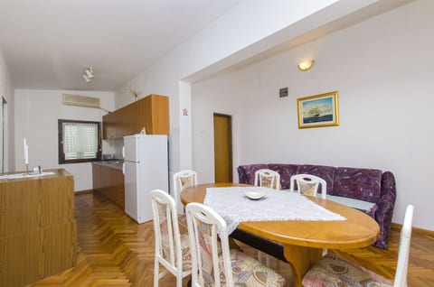 Apartments Vladimir - Unit 1253-61