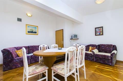 Apartments Vladimir - Unit 1253-61
