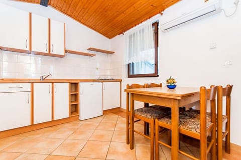 Apartments Crljenko - Unit 1388-61